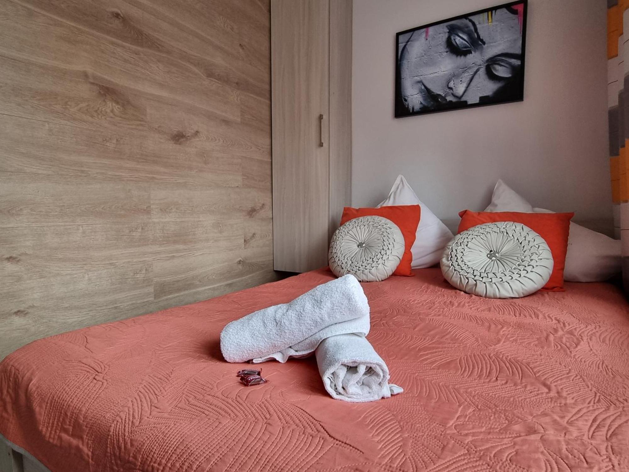Q Apart Zachodnia - Trzy Pokoje, Manufaktura, Parking, Fv Apartment วูดช์ ภายนอก รูปภาพ